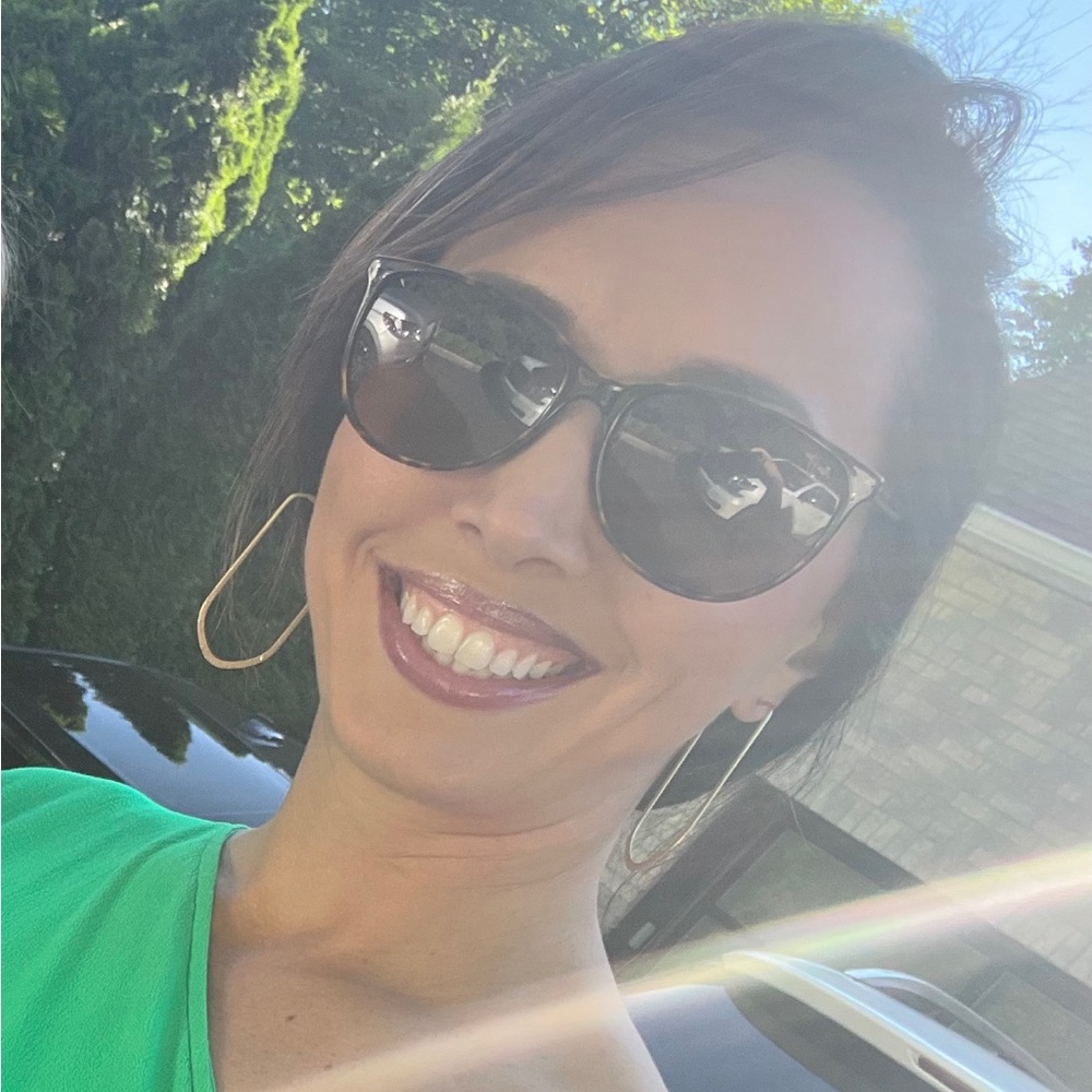 Meet your Posher, Nora sofije